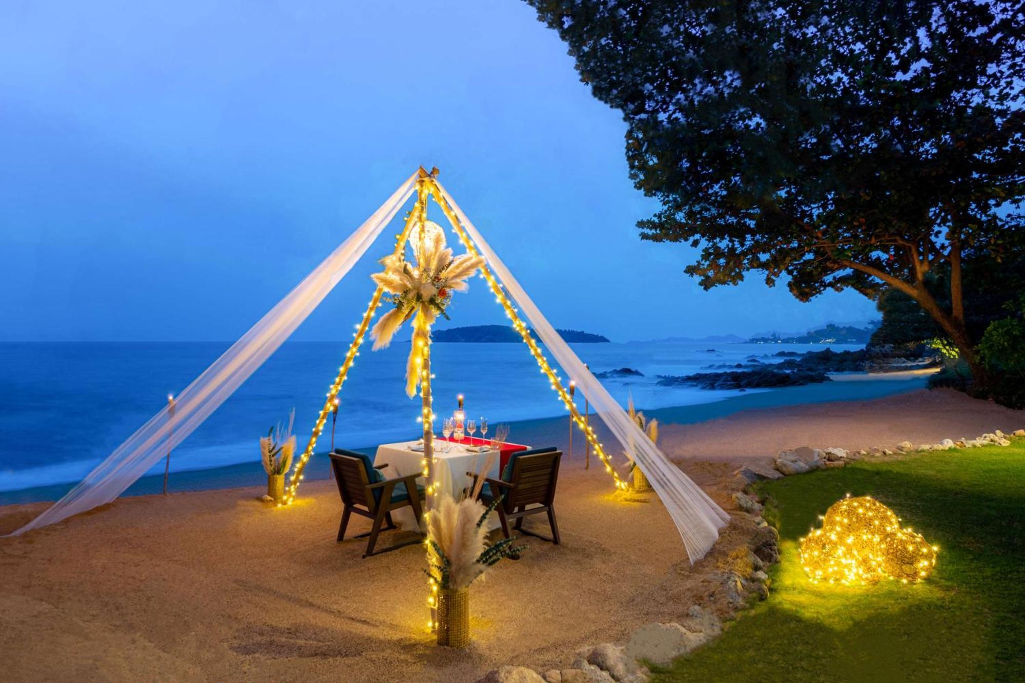 Готель Hyatt Regency Koh Samui пляж Чавенг Екстер'єр фото A romantic dinner on the beach